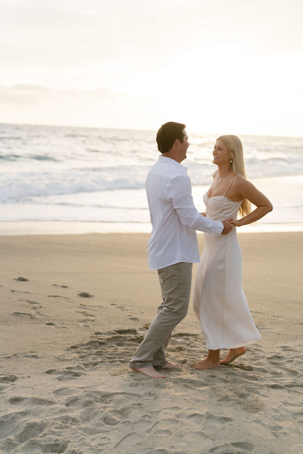 victoria beach engagement photos16