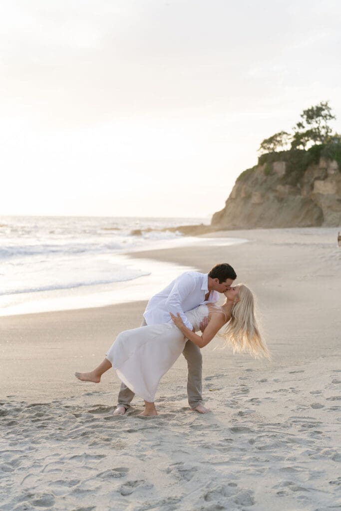 victoria beach engagement photos16