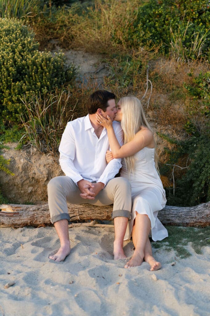 victoria beach engagement photos16