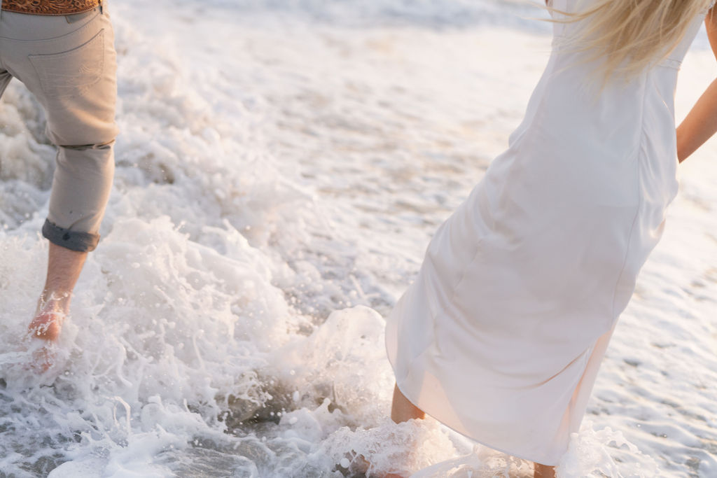 victoria beach engagement photos16
